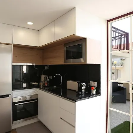 T1 - Sea View By Nazpina Назаре